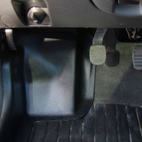 Накладки на ковролин передние "АртФорм" для Renault Duster (2011-2015 г.в.) 2 штуки купить недорого с доставкой в Канск
