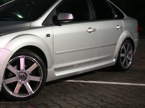 Накладки на пороги "ST" для Ford Focus 2 (5D)(2004-2011) купить недорого с доставкой в Канск
