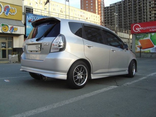 Накладки на пороги "Modulo" Honda Fit купить недорого с доставкой в Канск