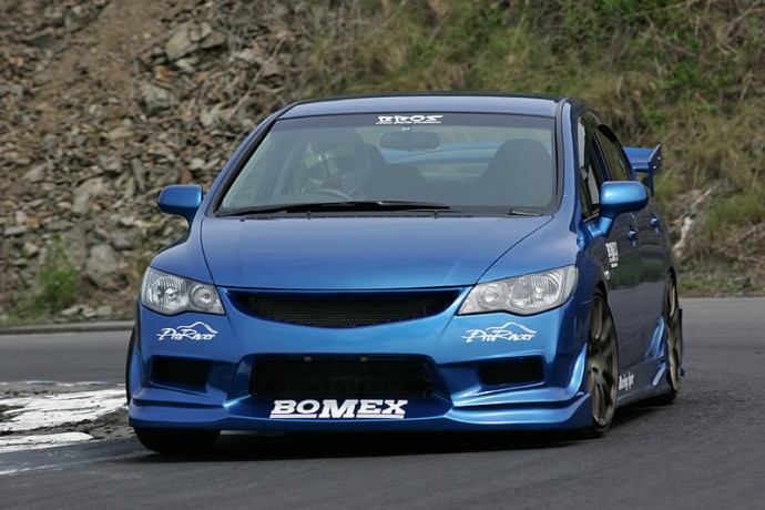 Бампер передний "Bomex" Honda Civic 4D купить недорого с доставкой в Канск