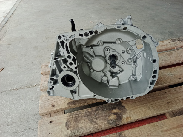 Механическая КПП (МКПП 5-ст.) Renault JR5-551 для L@DA L@ЯGUS, Vesт@, двигатель 16V франция купить недорого с доставкой в Канск