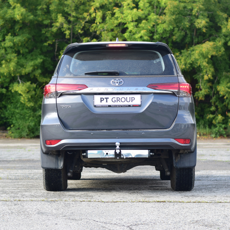 ТСУ /съемный квадрат/ с НЕРЖ накладкой TOYOTA Fortuner 2016-2020 (дорестайлинг) купить недорого с доставкой в Канск
