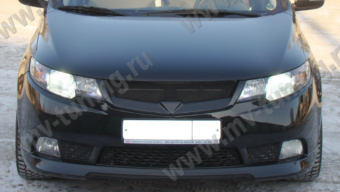 Решетка радиатора (сетка в комплекте) для KIA Cerato II (2009-2012) купить недорого с доставкой в Канск
