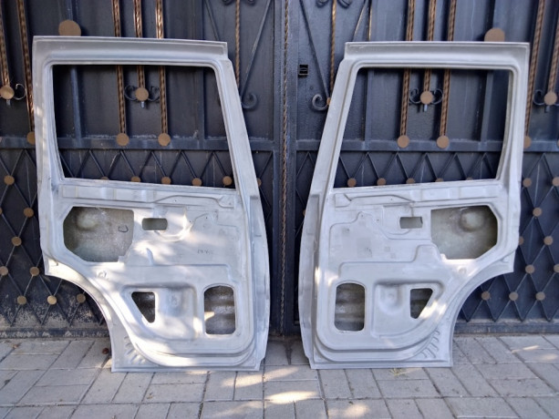 Комплект задних стеклопластиковых дверей для B@3 2123 "Chevrolet Niv@" купить недорого с доставкой в Канск