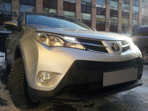 Защита радиатора "Standart" Toyota RAV4 (2012-2015) верх, чёрная купить недорого с доставкой в Канск
